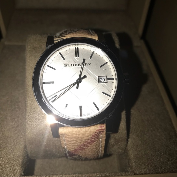 Women’s Burberry Watch main image 4